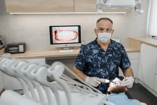 Stomatologia na NFZ co obejmuje? Sprawdź, co możesz zyskać!